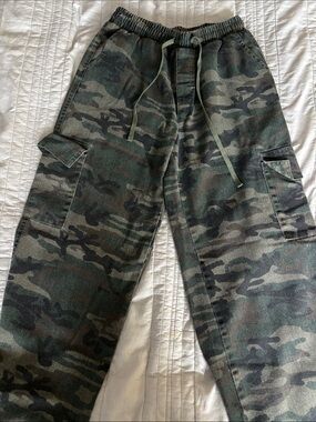 Camo Cargo Jogger Pants - Olive/Green